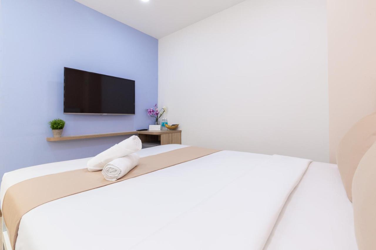 Cozrum Homes - Charming Corner Apartment Ho Chi Minh City