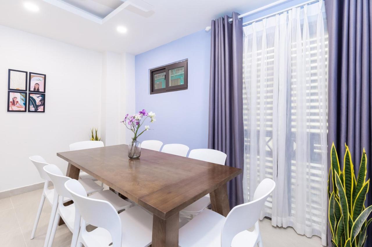 Căn hộ Cozrum Homes - Charming Corner