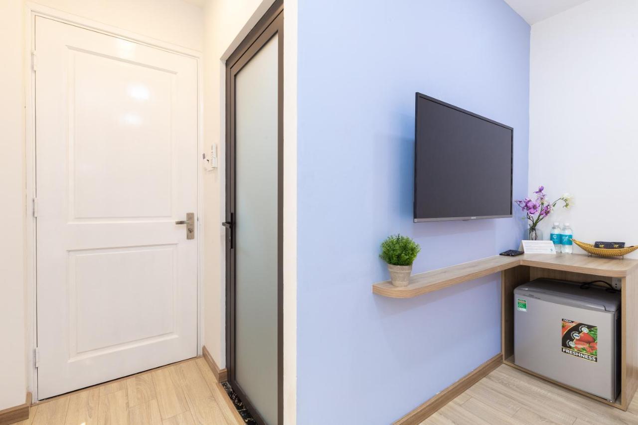 Cozrum Homes - Charming Corner Apartment